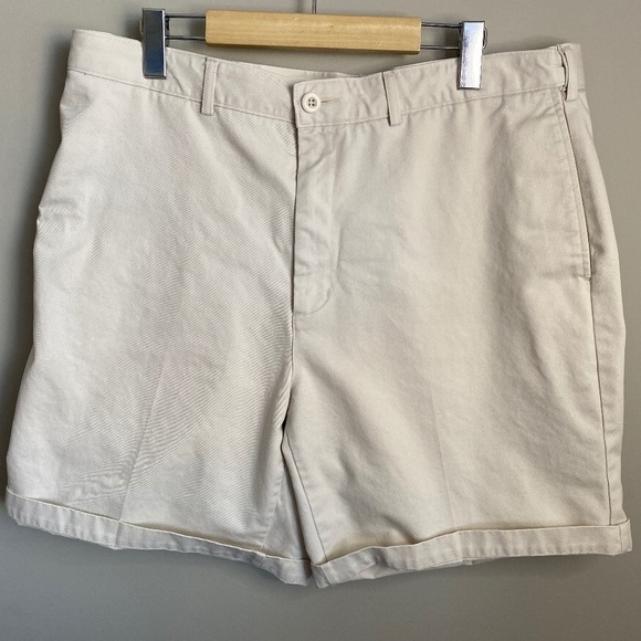 Lands' End Traditional Fit Men's Cream Chino Shorts Size 37 - Picture 1 of 14